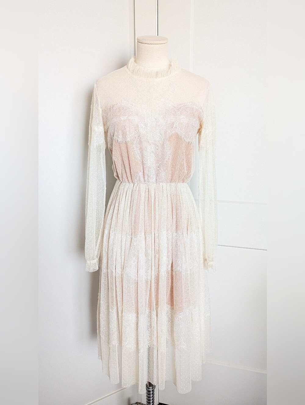 Vintage Style Lace Point D'Esprit Tiered Midi Dress Cream Blush